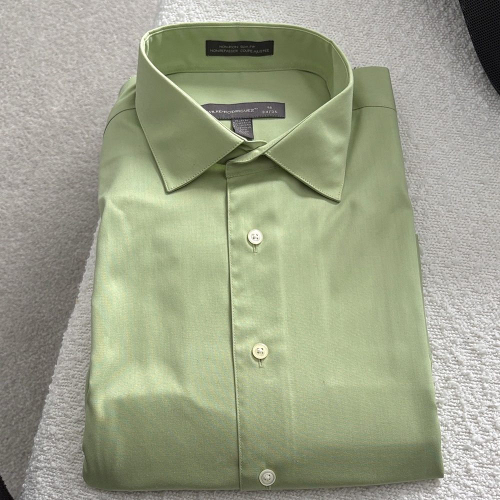 Elegant Olive Dress Shirt for Men